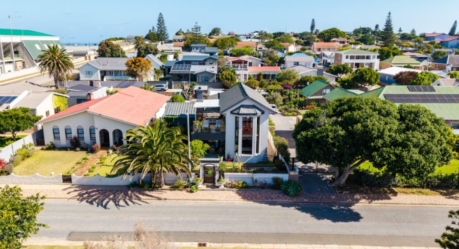 4 Bedroom Property for Sale in Linkside Western Cape